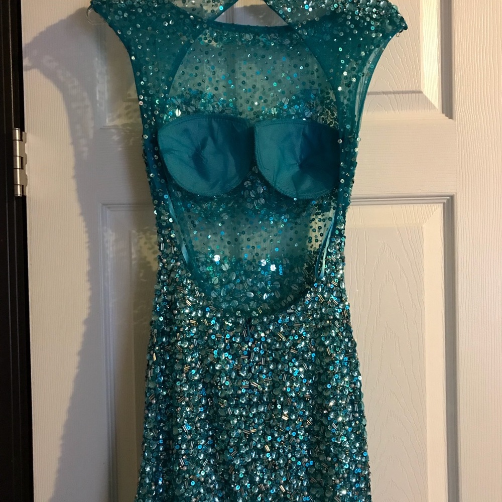 Teal mermaid formal - Picture 7 of 8